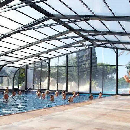 Mobil Casaluca 3 2 Salles D'eau キャンプ場 カネ