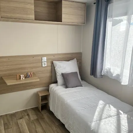 キャンプ場 Mobil Casaluca 3 2 Salles D'eau カネ